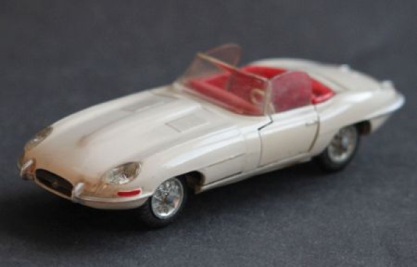 Tekno Jaguar E-Type Convertible 1965 DieCast Model (1345)